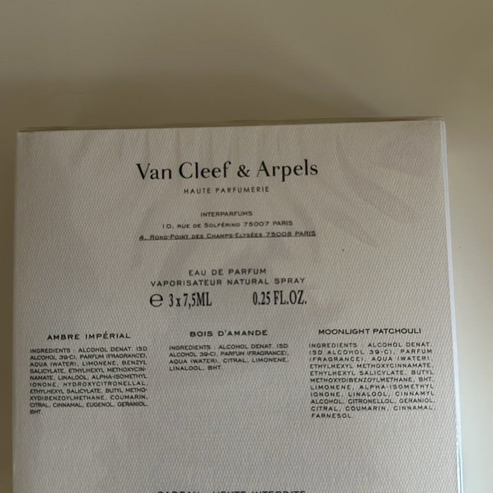 Van Cleef and Arpels Gift Set - Picture 4 of 5